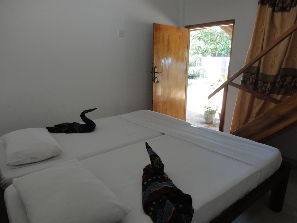 Yoho Hotel Arugambay Beach Inn Arugam Bay Room photo